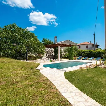 Beautiful Stone D'vita With A Private Pool Villa *