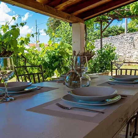 Villa Beautiful Stone D'vita With A Private Pool *
