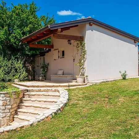 Beautiful Stone D'vita With A Private Pool