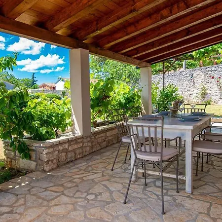 Beautiful Stone D'vita With A Private Pool Willa