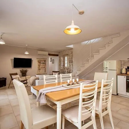 Willa Beautiful Stone D'vita With A Private Pool *